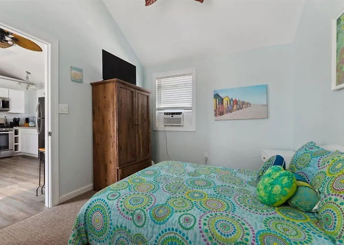 232 W Pine Ave 2 Beds, 1 Bath