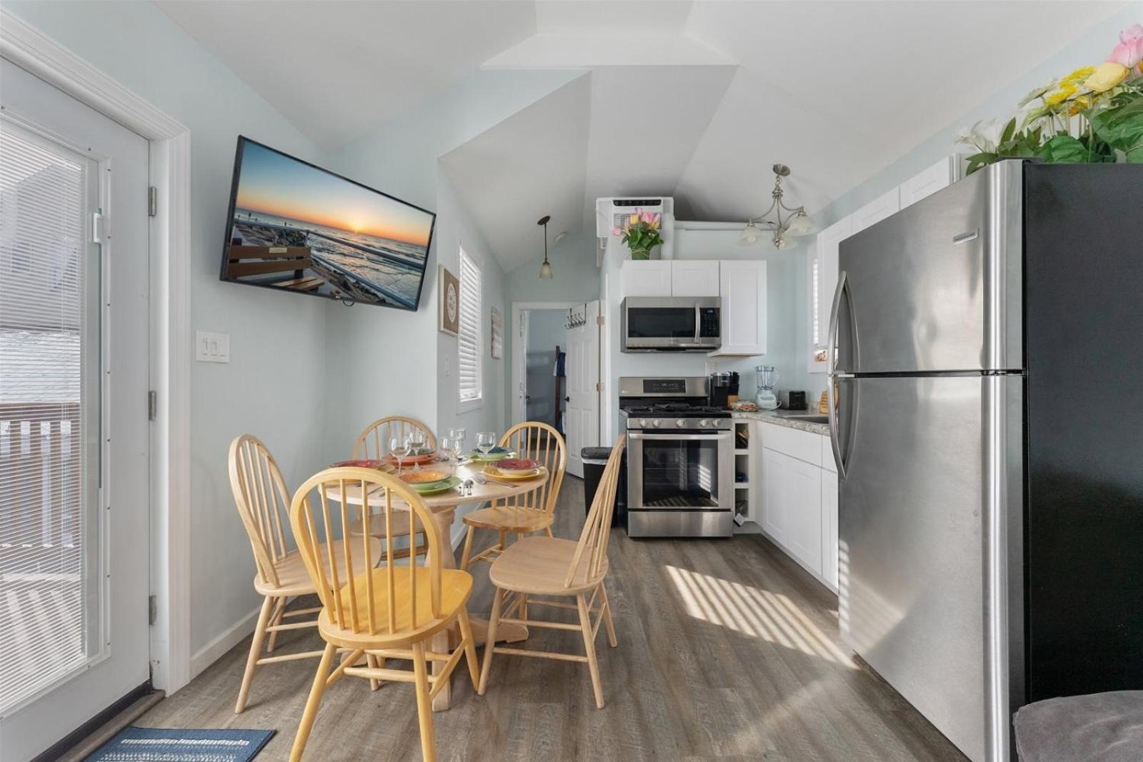 Holiday home 232 W Pine Ave 2 Beds, 1 Bath *