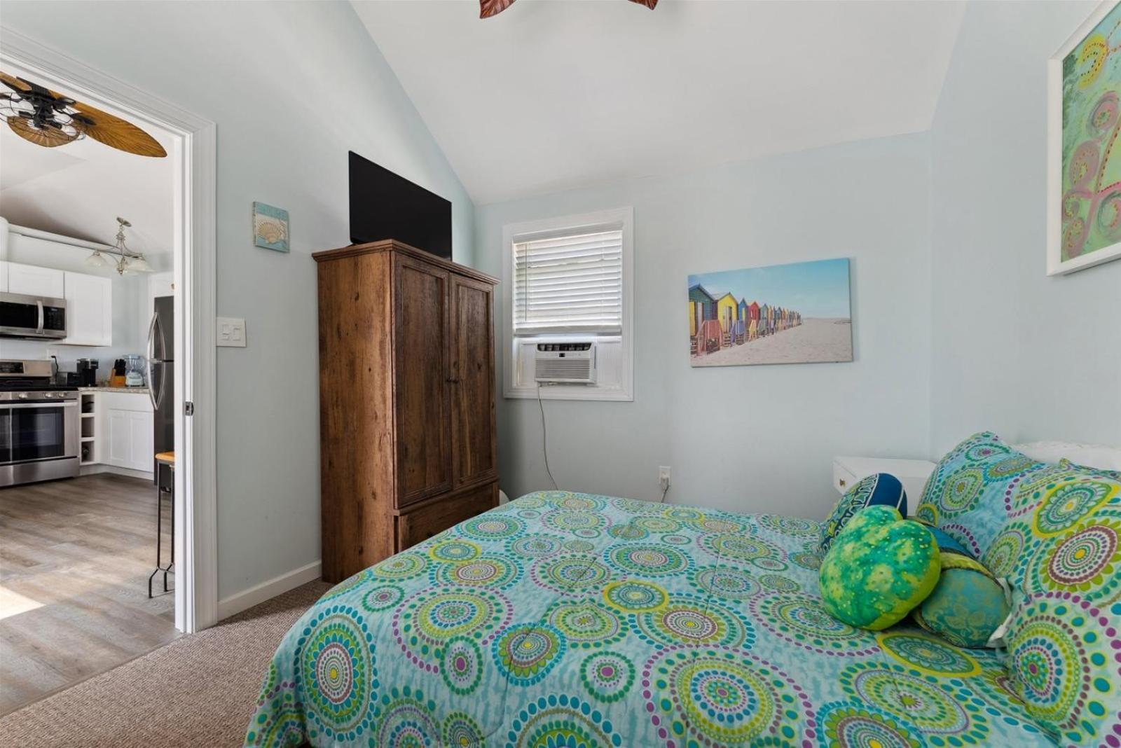 232 W Pine Ave 2 Beds, 1 Bath Holiday home